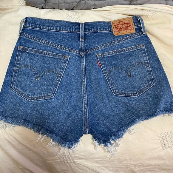 Dark Blue Levi’s 501 Shorts - US 28 - Picture 1 of 3
